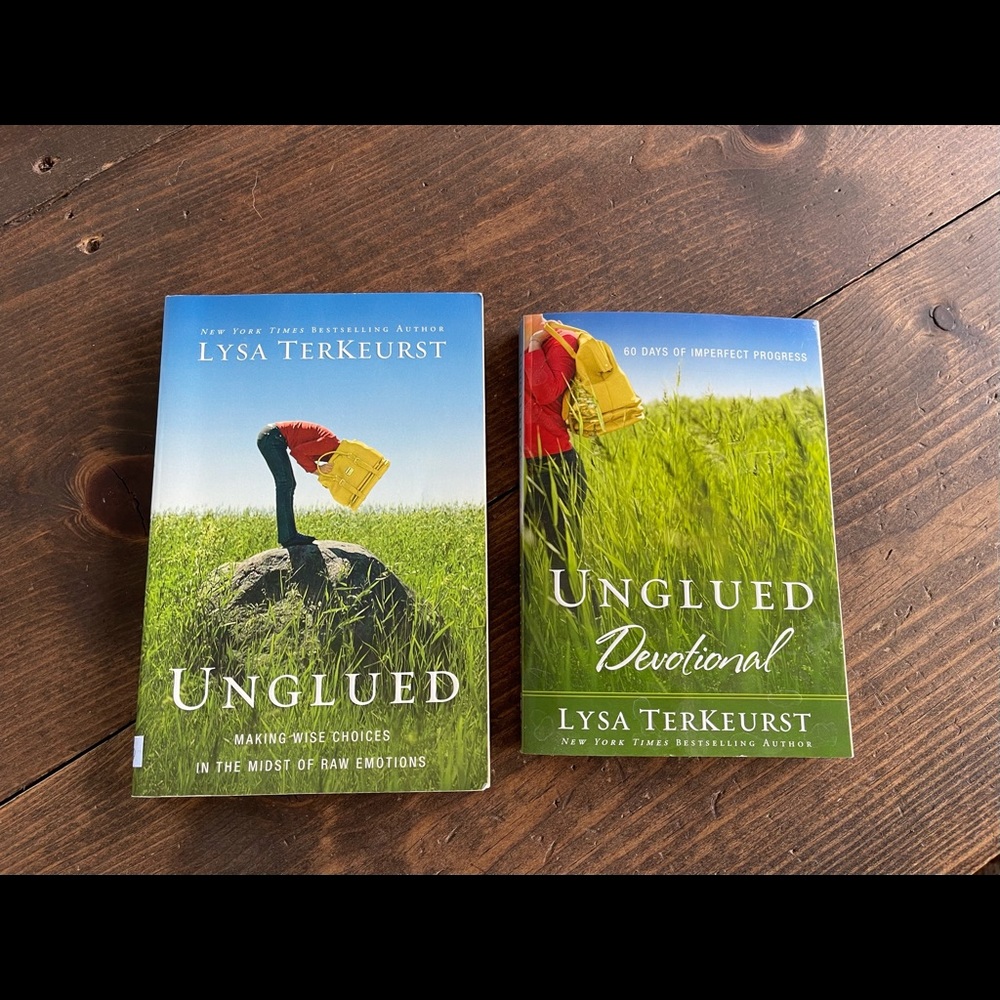 Lysa TerKeurst Unglued Book & Devotional Set